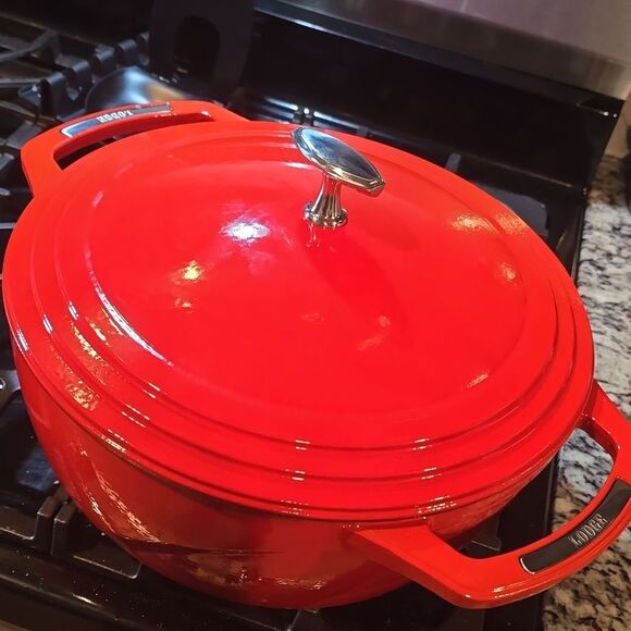 Lodge USA Cast Iron Enameled Round Dutch Oven- 7.5QT - Picture 8 of 10